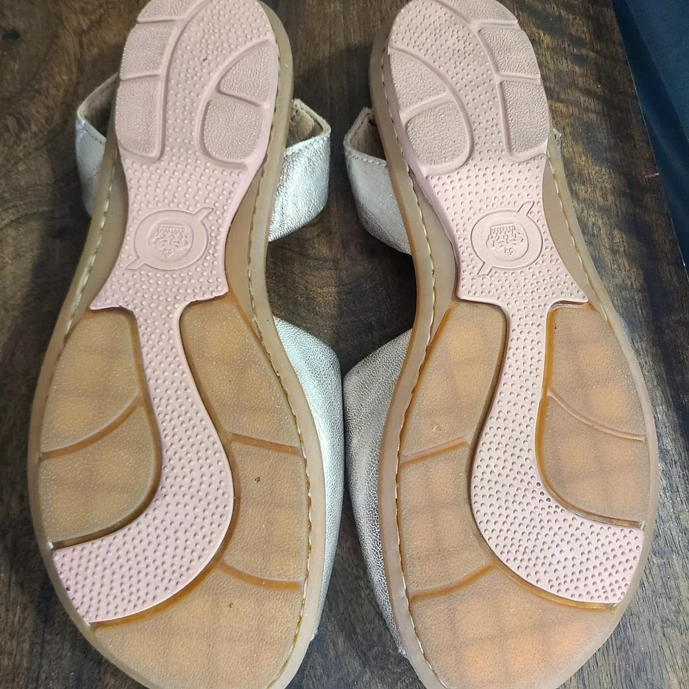 Born trang slingback